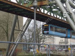 Startschuss f&uuml;r die neue Schwebebahn